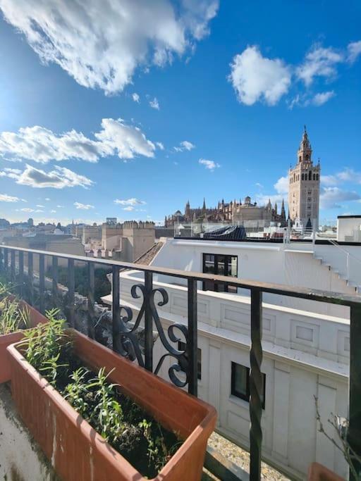 Lovely 1-Bedroom Loft With Terrace. Amazing View. Sewilla Zewnętrze zdjęcie